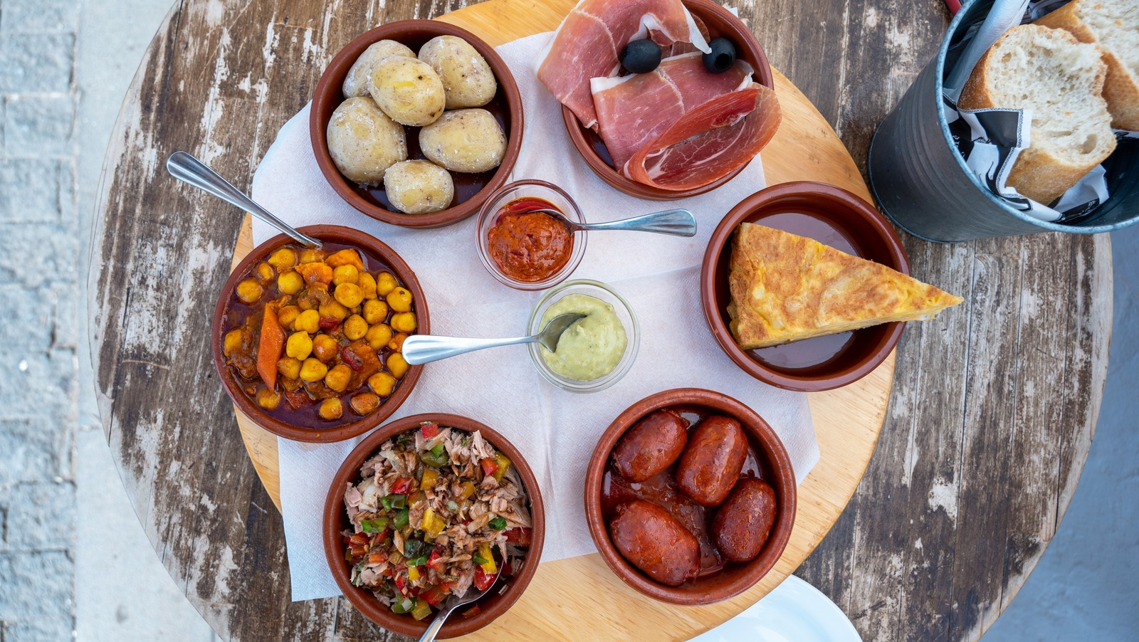 2-hour Tapas & City Experience